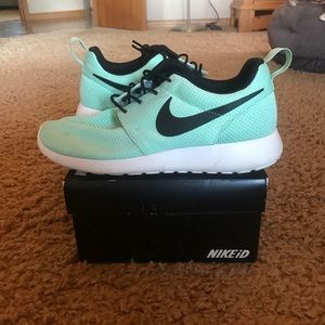 Custom NikeiD RosheRun